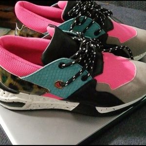 Steve Madden like tennis shoes